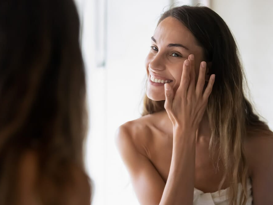 Top skin with hyaluronic acid and collagen