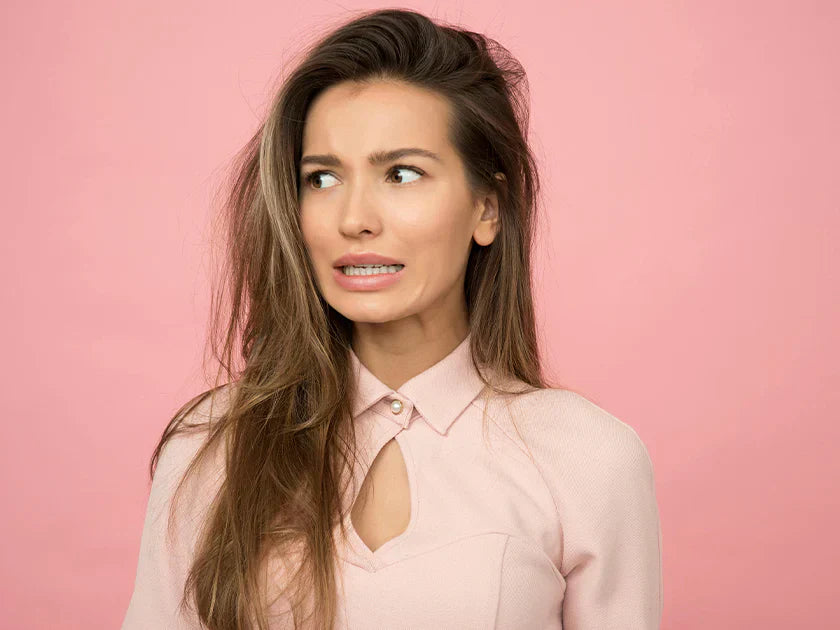 Frizzy hair: what are the causes and how to treat it