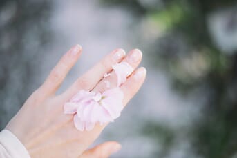 Peeling Nails: Possible Causes and Remedies